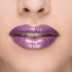 L'Oreal 03 Purple Fizz - Gloss Enlumineur... -Chic Beauté Soldes 03 purple fizz gloss enlumineur chromatic bronze de loreal paris 1