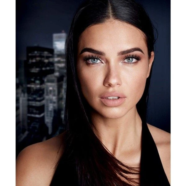 Maybelline Extra Noir - Mascara Volume Total... 7 Maybelline Extra Noir - Mascara Volume Total... – Image 5