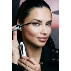 Maybelline Noir Waterproof - Mascara Volume Total... -Chic Beauté Soldes noir waterproof mascara volume total temptation de gemey maybelline 5